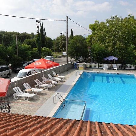 Camping Mitikas And Bungalows Плака Литохору Екстериор снимка