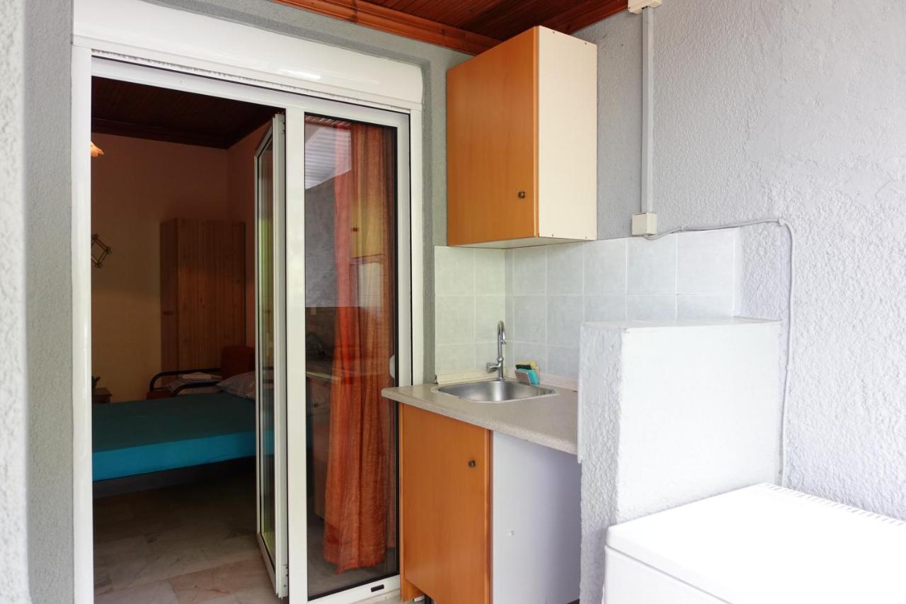 Camping Mitikas And Bungalows Плака Литохору Екстериор снимка