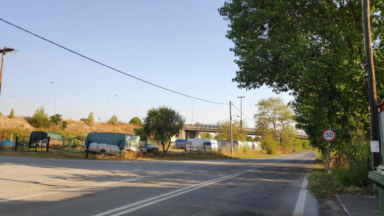 Camping Mitikas And Bungalows Плака Литохору Екстериор снимка