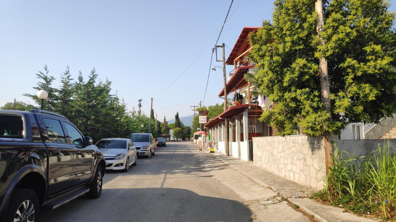 Camping Mitikas And Bungalows Плака Литохору Екстериор снимка