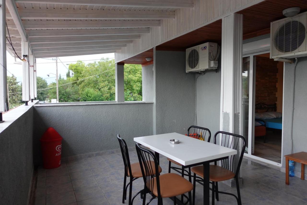 Camping Mitikas And Bungalows Плака Литохору Стая снимка