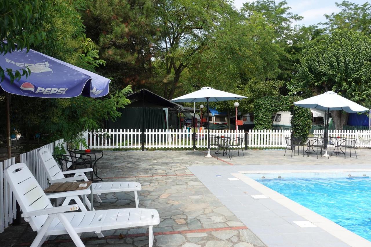 Camping Mitikas And Bungalows Плака Литохору Екстериор снимка