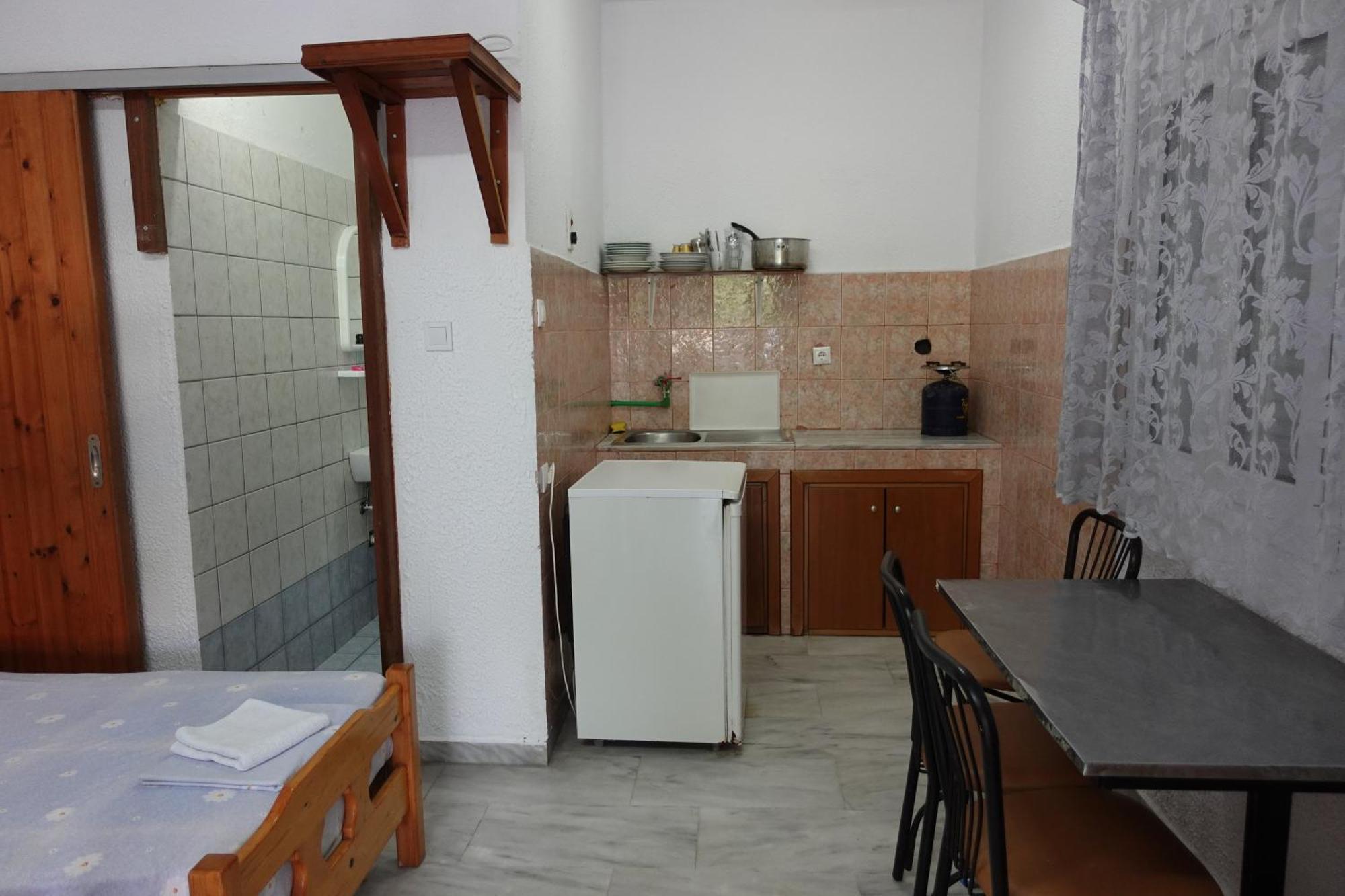 Camping Mitikas And Bungalows Плака Литохору Екстериор снимка